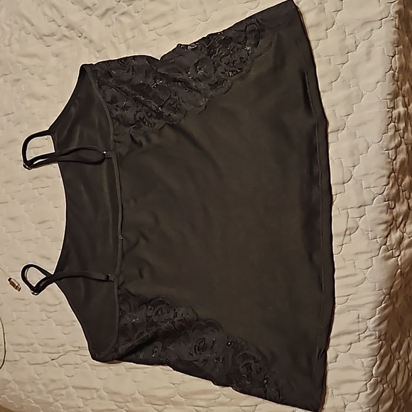 Black Camisole with lace - Picture 3 of 4